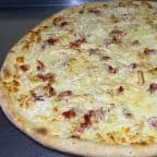 Best Garlic Chicken Alfredo pizza in Las Vegas, NV